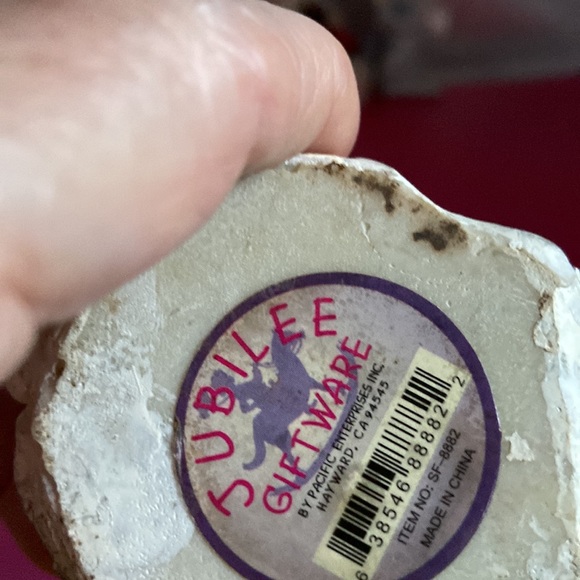 Angel ceramic draped ruffles with sparkly wings and a lamb at her feet - Picture 5 of 5